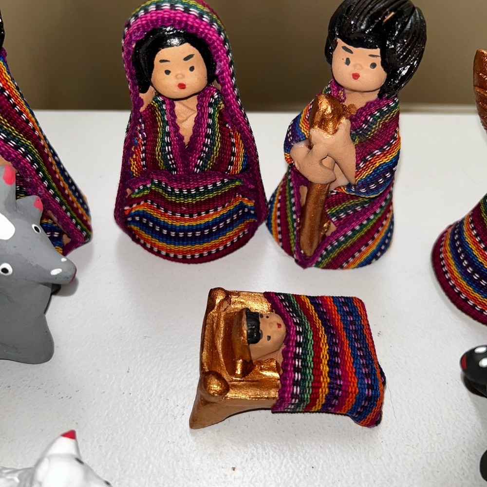 Colorful Handcrafted Clay Guatemalan Nativity Figurine Set - Picture 3 of 7